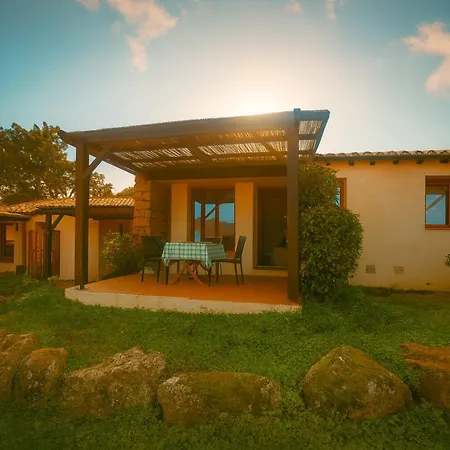 Mini Vue Et Wifi Dans Petite Avec Piscine Chauffee Serra-di-Ferro (Corsica)