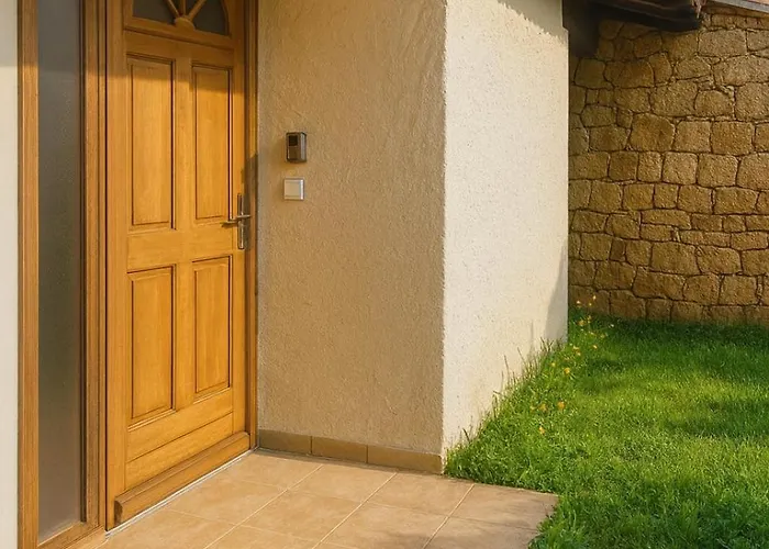 Mini Vue Et Wifi Dans Petite Avec Piscine Chauffee Serra-di-Ferro (Corsica)