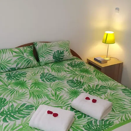 Mini Vue Et Wifi Dans Petite Avec Piscine Chauffee 빌라 *