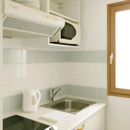 Mini Vue Et Wifi Dans Petite Avec Piscine Chauffee 빌라