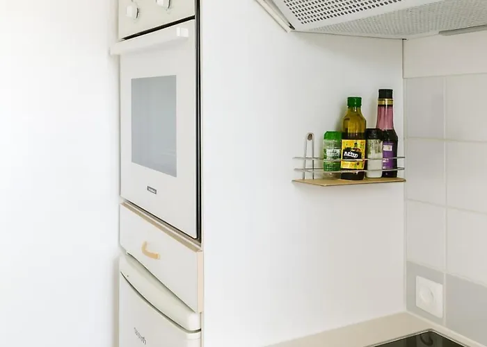 Mini Vue Et Wifi Dans Petite Résidence Avec Piscine Chauffée